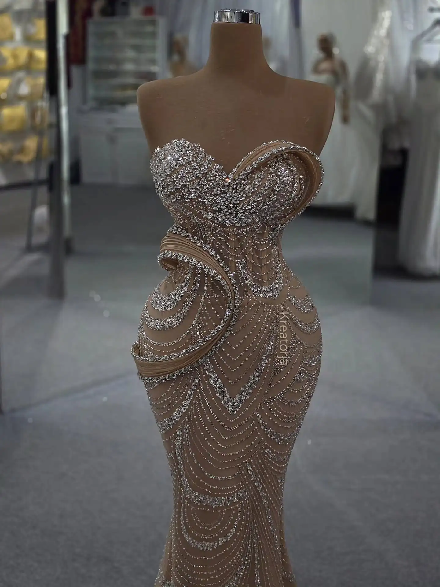 2026 Champagne Evening Dress Crystals Cocktail Party Dresses Long Customized Beaded Mermaid Graduation Gowns Prom Dresses Robes