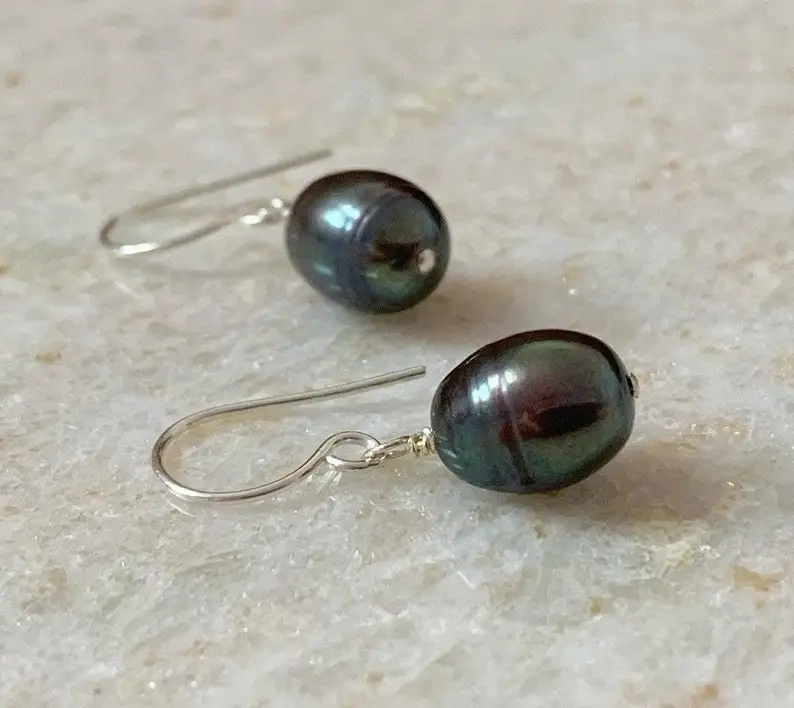 Black Pearl earrings / Simple pearl drop earrings / June birthstone / Minimalist earrings / Pearl jewellery / Gift for her