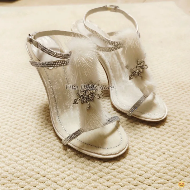 

Белые меховые сандалии для вечеринок с кристаллами и пряжками и бриллиантами, женские кожаные туфли на высоком каблуке с Т-образным ремешком, 2026, новые роскошные дизайнерские удобные туфли