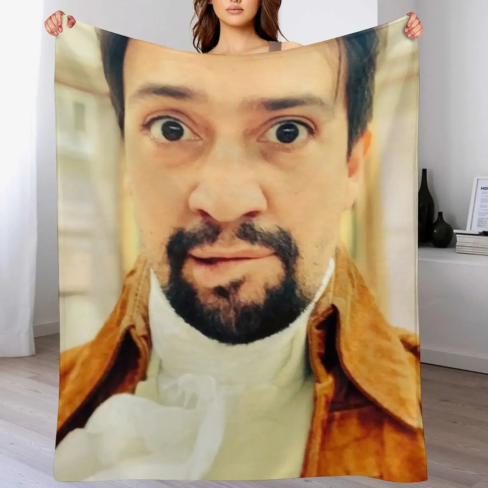 Lin Manuel Miranda Biting His Lip Throw Blanket Luxury Brand Flannel Fabric Hairy Blankets