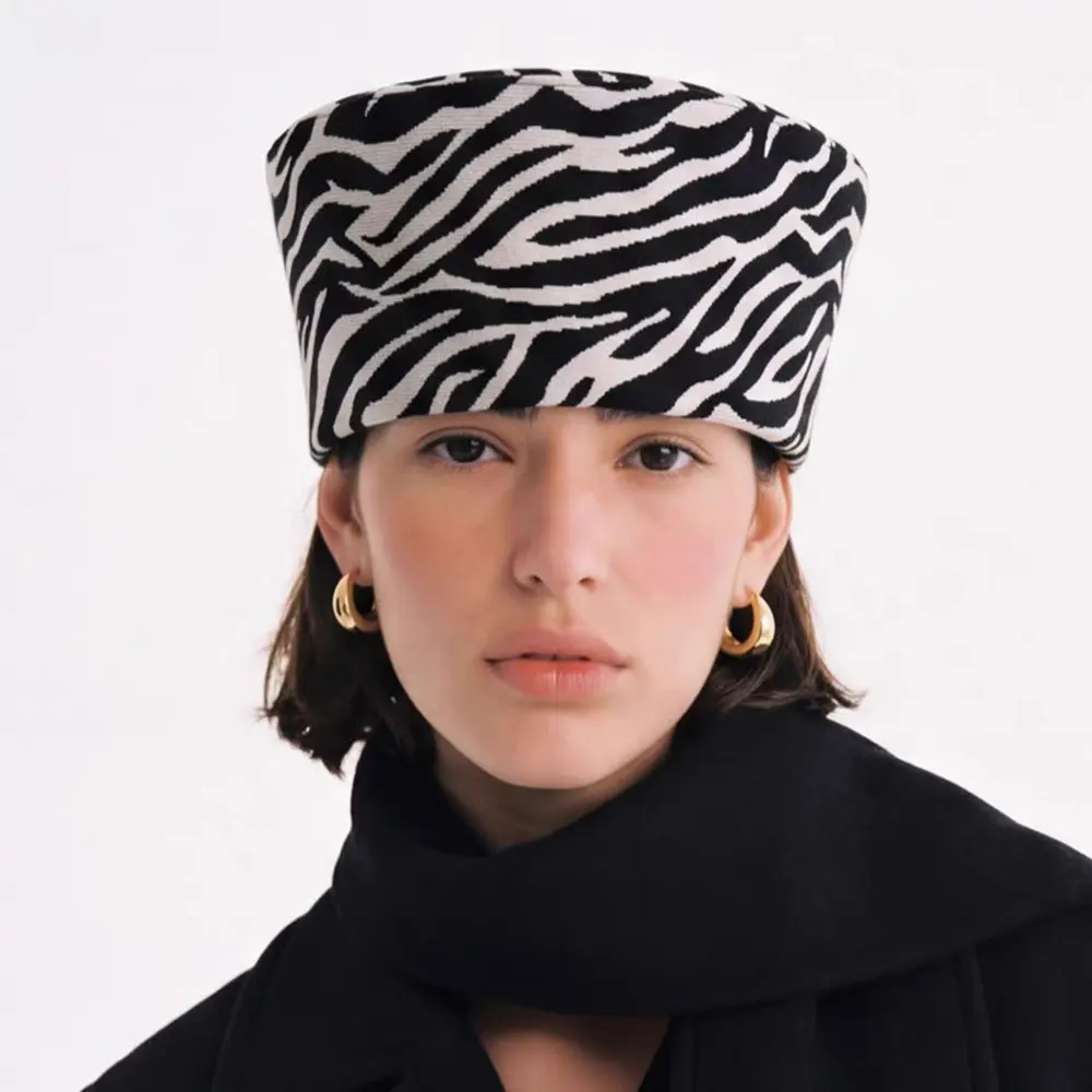 New Retro Berets Hat for Women British Autumn Winter Fashion Zebra Print Berets Ladies Hepburn Top Hat High Quality