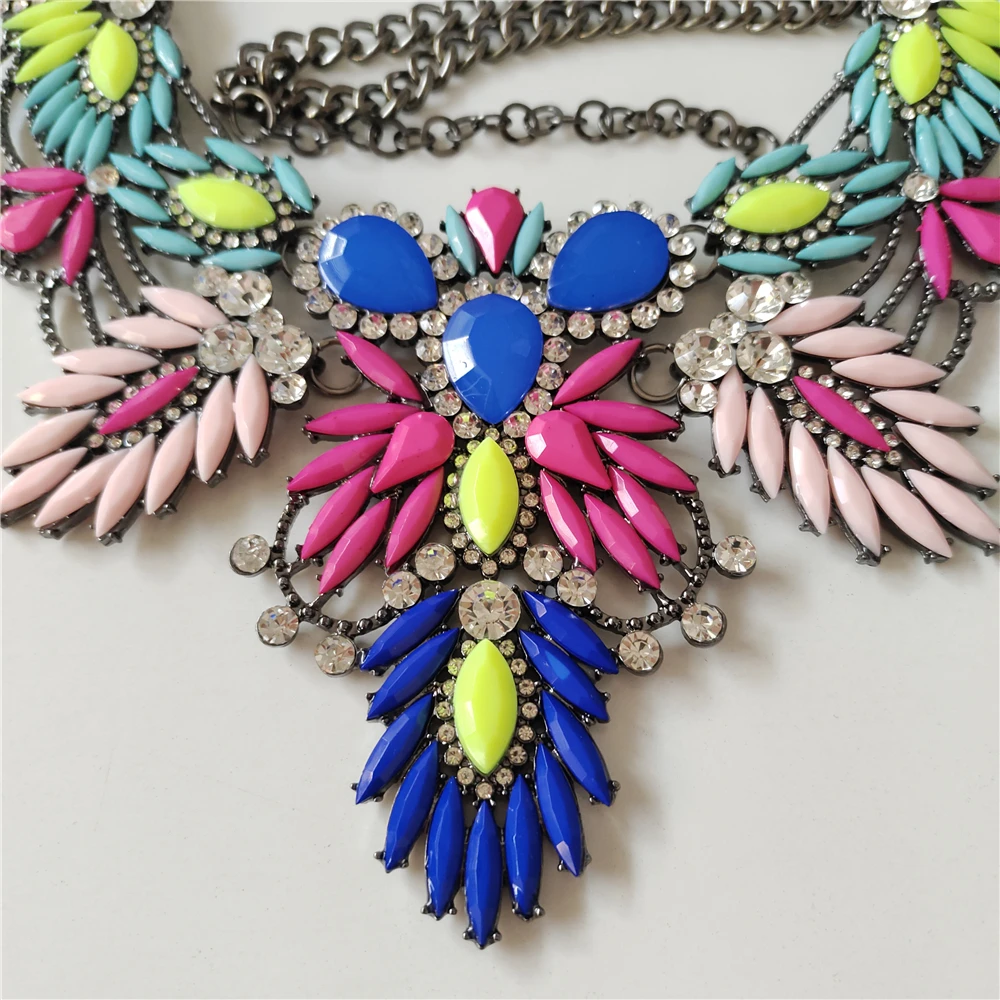 Boho Ethnic Multicolor Acrylic Leaf Choker Necklace Women Indian Statement Large Collar Crystal Necklace Earrings Jewelry Sets view 3