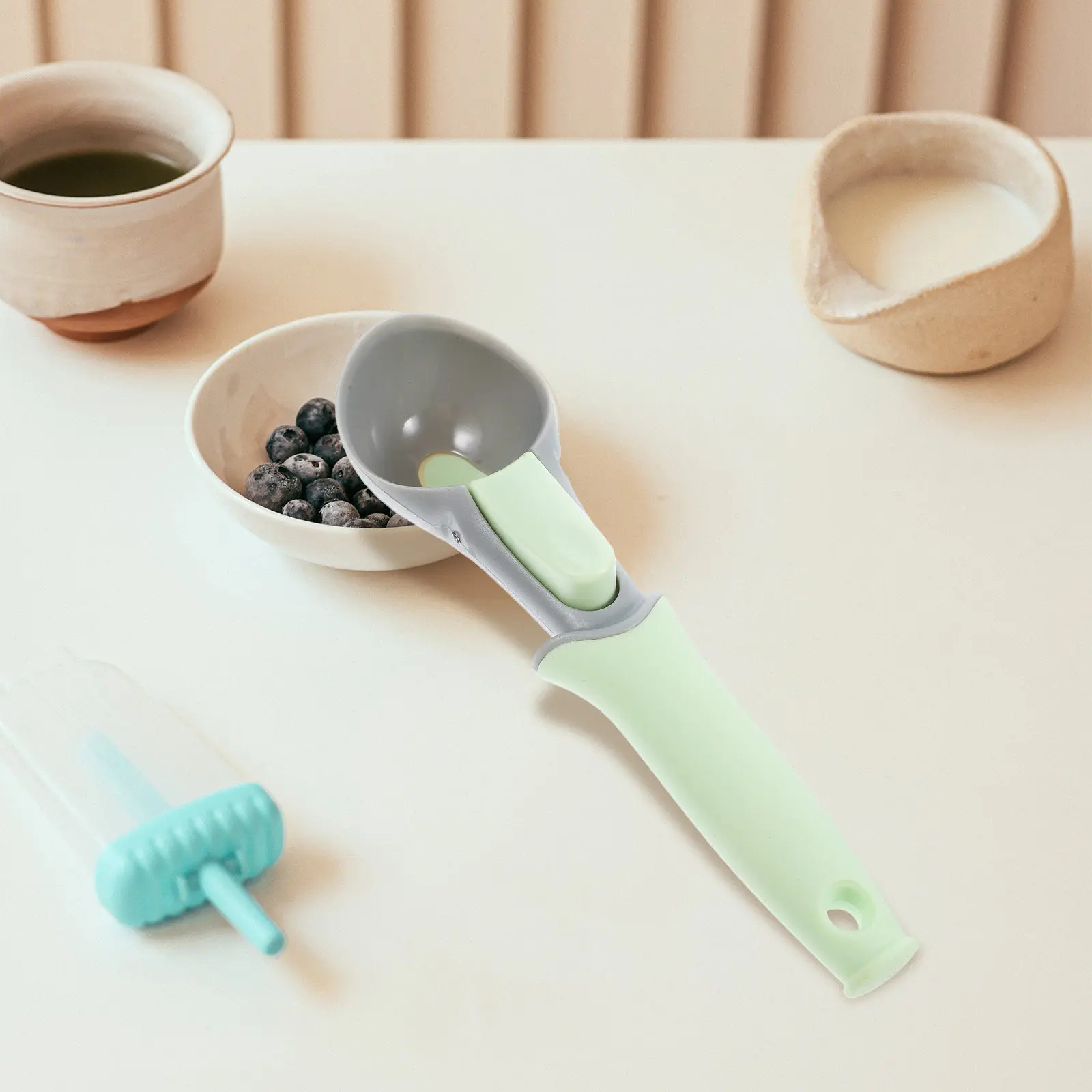 Ice Cream Scoop Fruit Ball Spoon, Multipurpose Non-Stick Plastic Scooper with Ergonomic Grip for Home Kitchen