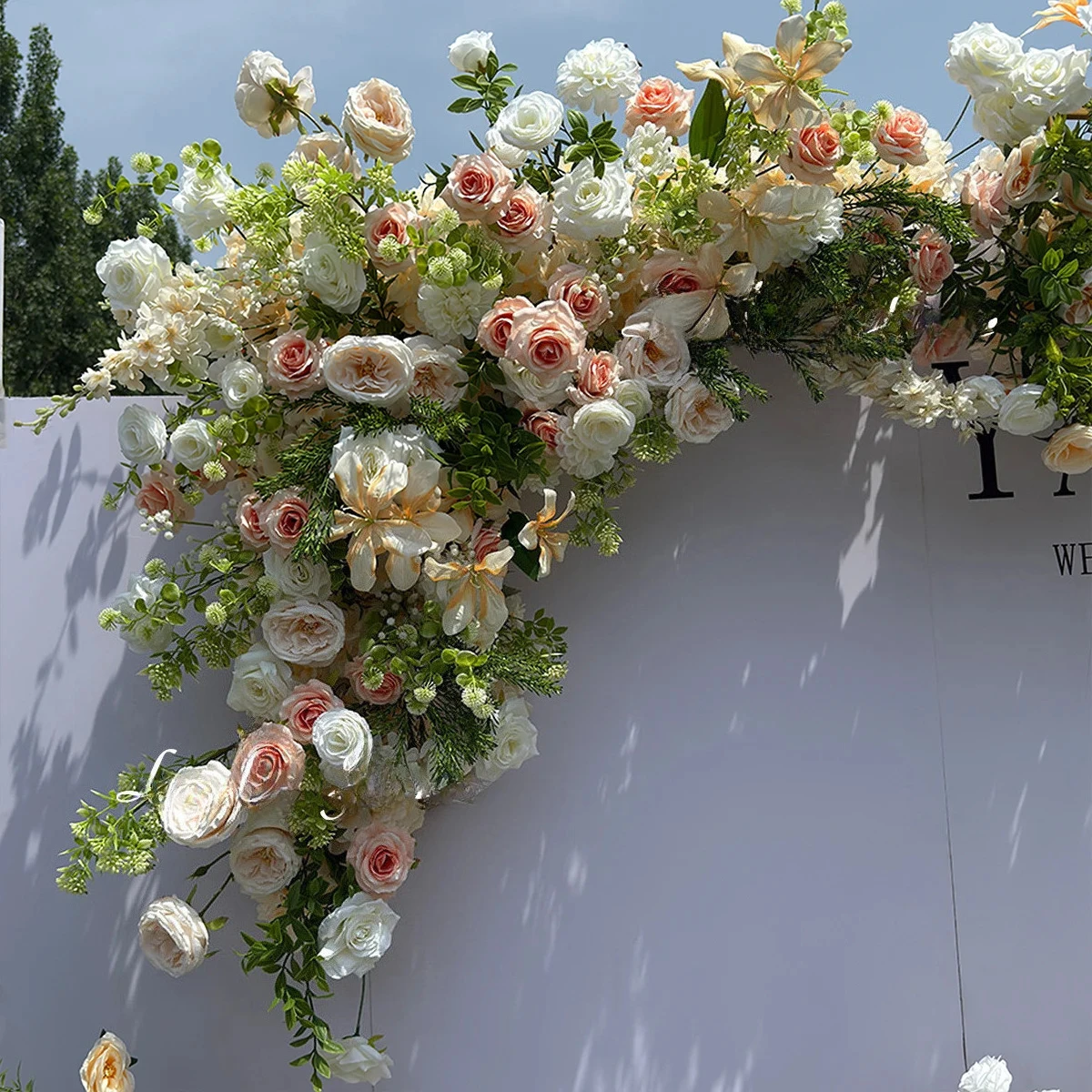 

Champagne Color Artificial Flowers Wedding Decoration Hang Flower Row Road Lead Flower Ball Floral Backdrop Decor Party Props
