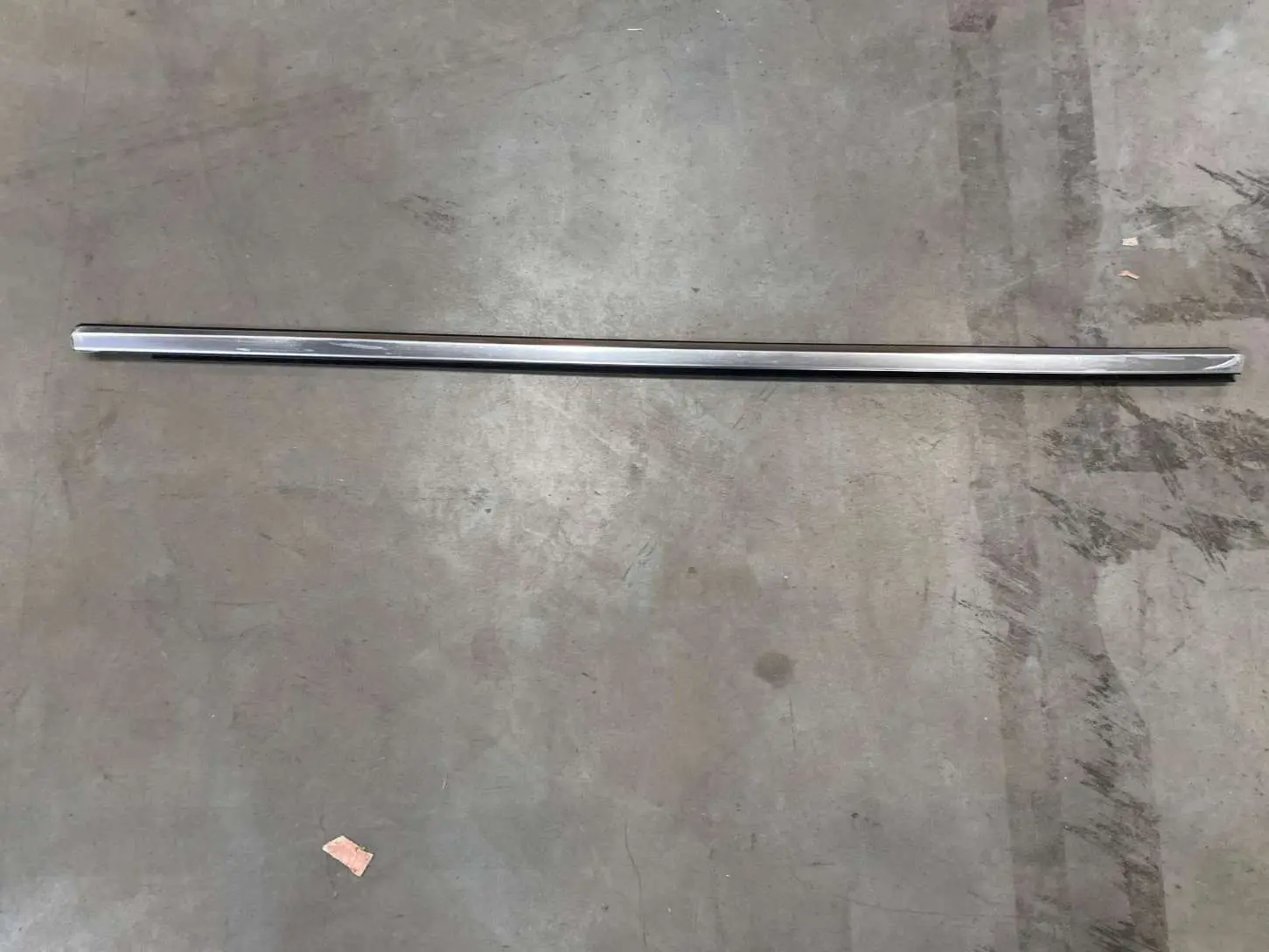 

For BYD Atto 3 Right Front Door Water Cutting Assembly SC2EM-6107116