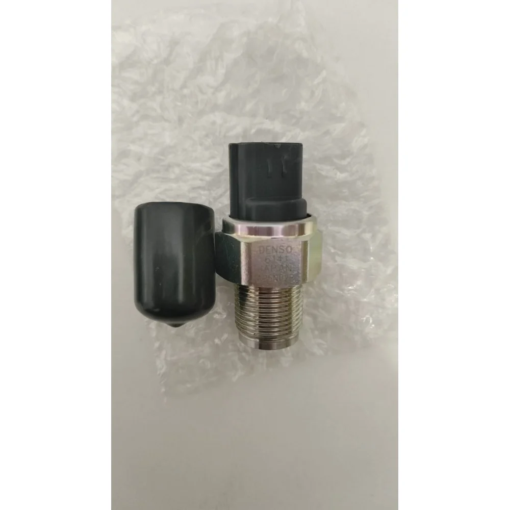 

Fuel pressure sensor for John Deere 7420 7520 7710 7810 8120 RE520930 RE515635 Excavator