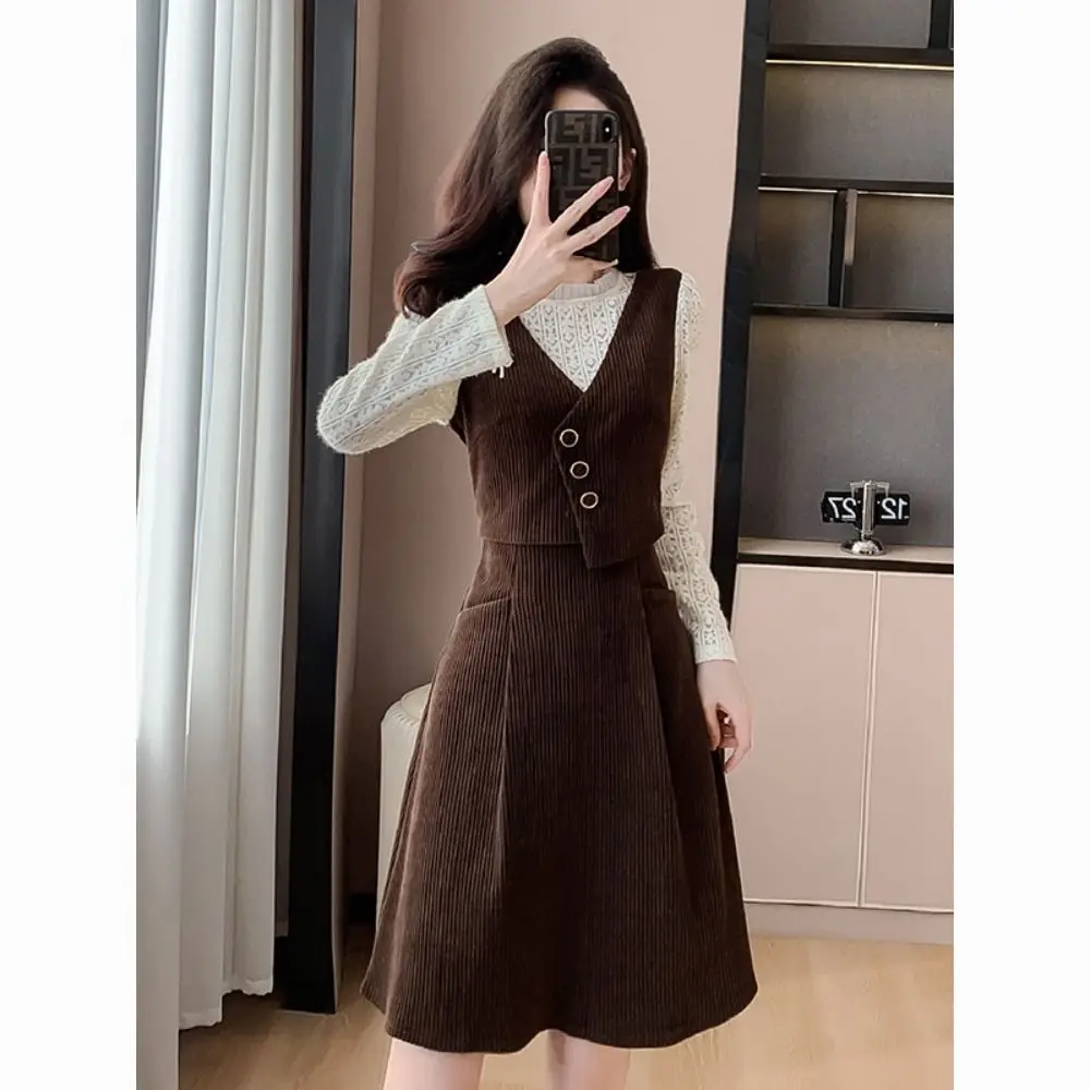 Two Slim Fitting Fake Dresses Cinched Waist to Show Off Slender Figurea Youthful Temperament Beautiful Corduroy Skirt