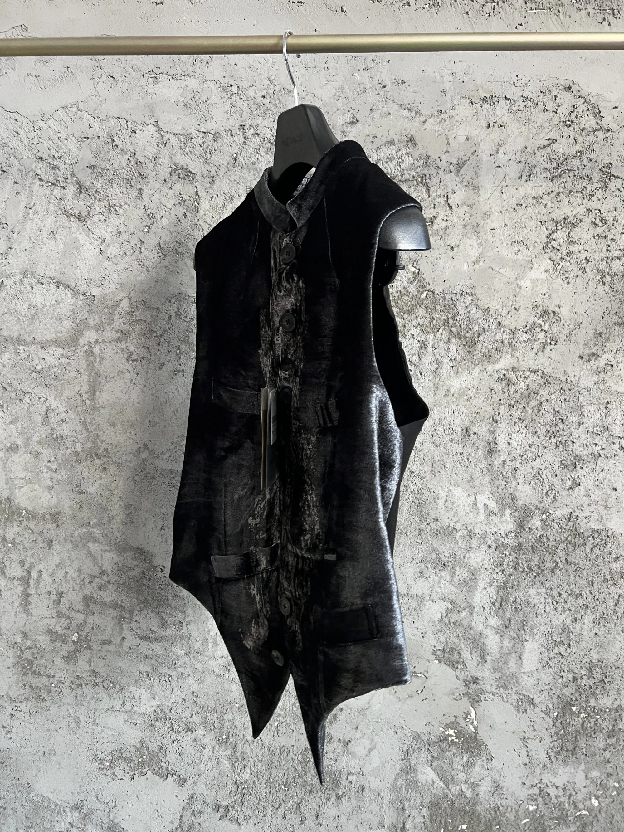 YAMAMOTO-Style Gothic Dark Print Velvet Waistcoat Unisex Sleeveless Vest Multi Pockets Irregular Hem Streetwear Tank Gilet