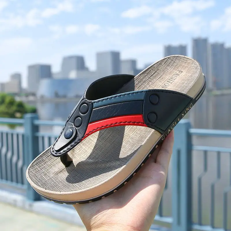 

New Men's Flip Flops Outdoor Thick Sole Fashion Summer Beach Non-slip Wear-resistant Anti-odor