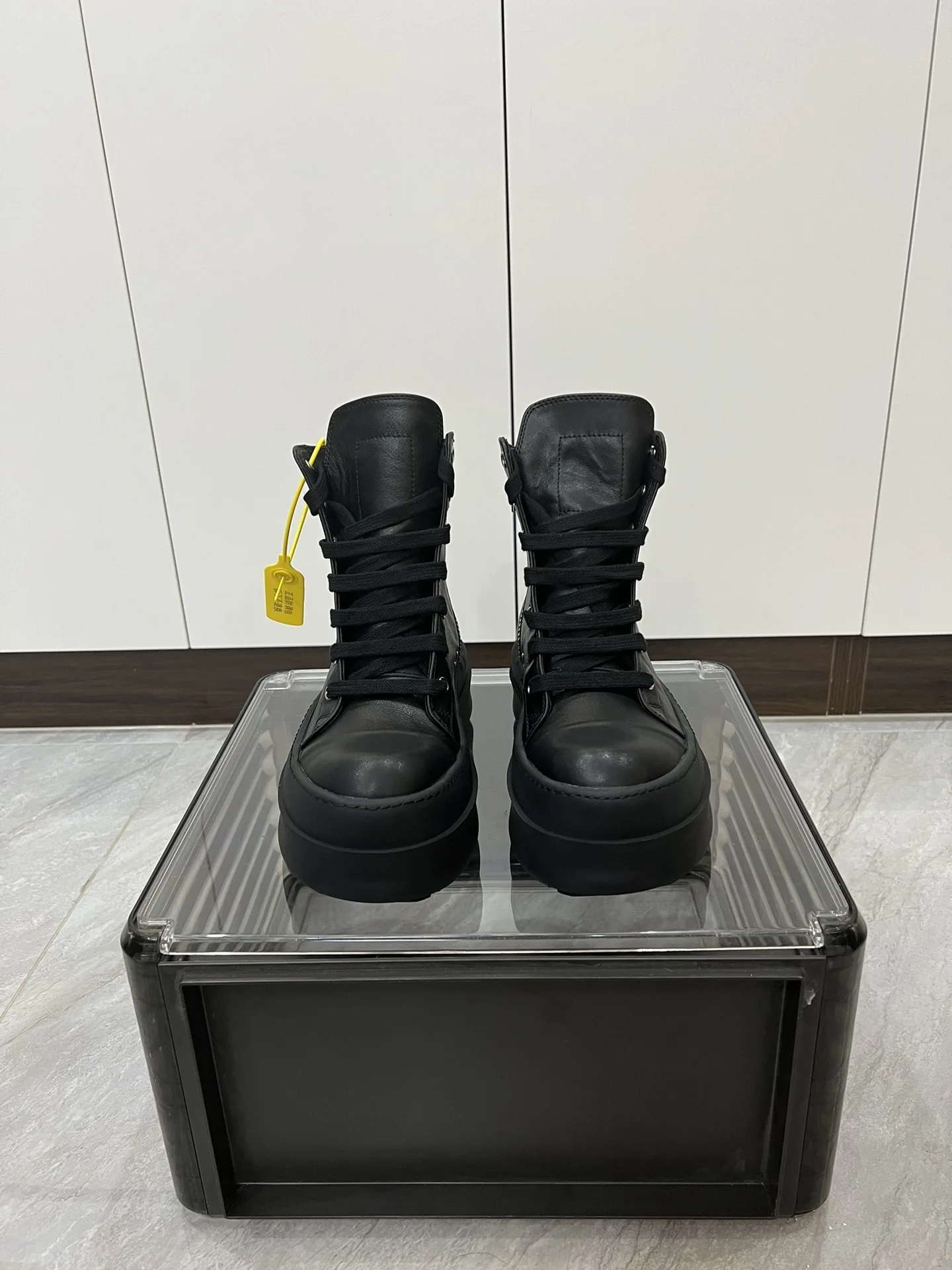 

All Black Genuine Leather Sneakers High Top Woman Man High Quality Leather Shoe Luxury Sneakers Designer Thick Soled Men Sneaker