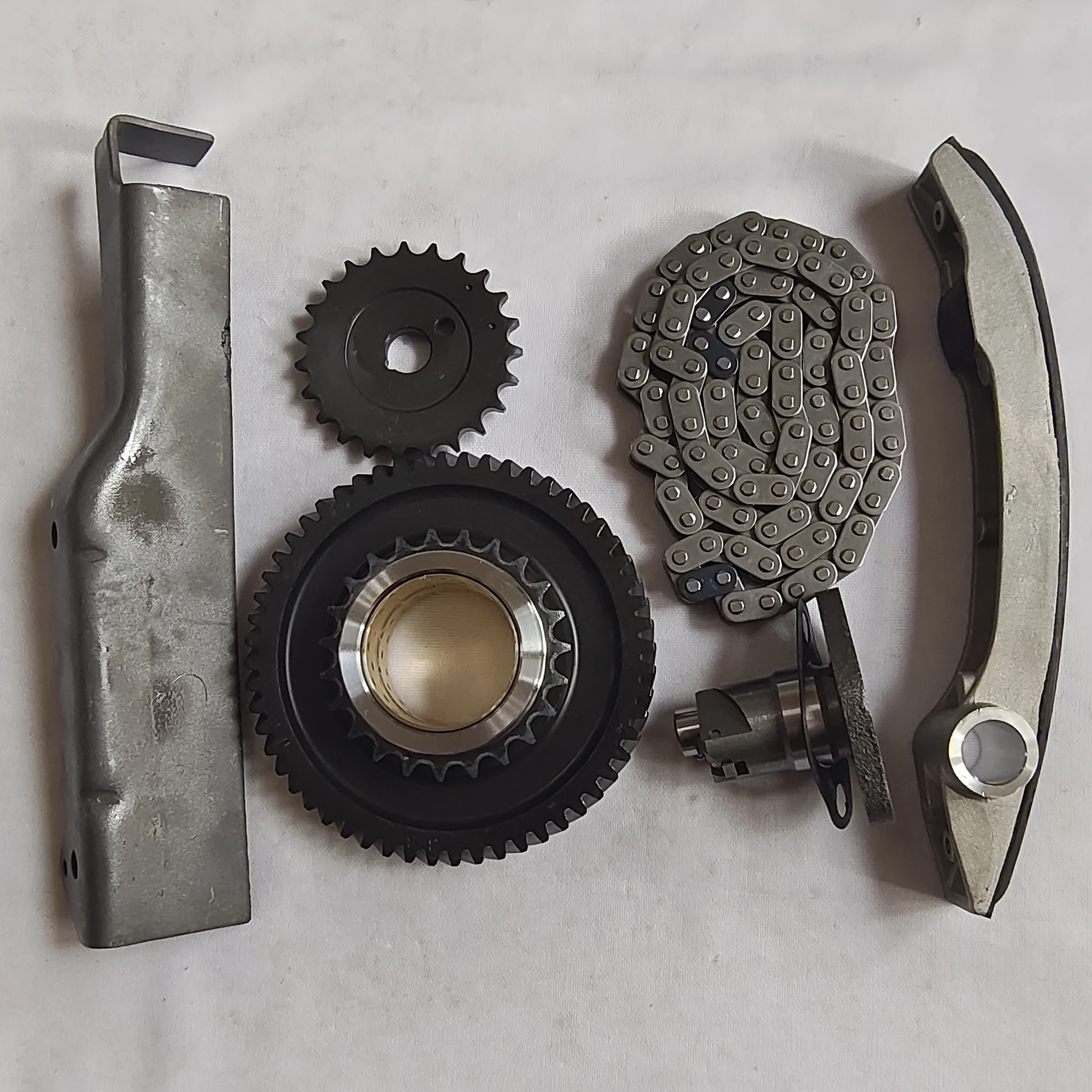 طقم سلسلة توقيت 4m40 لمحرك مونتيرو باجيرو سبورت 4M40 Me199012 Me200248 KC-05 سلسلة واحدة