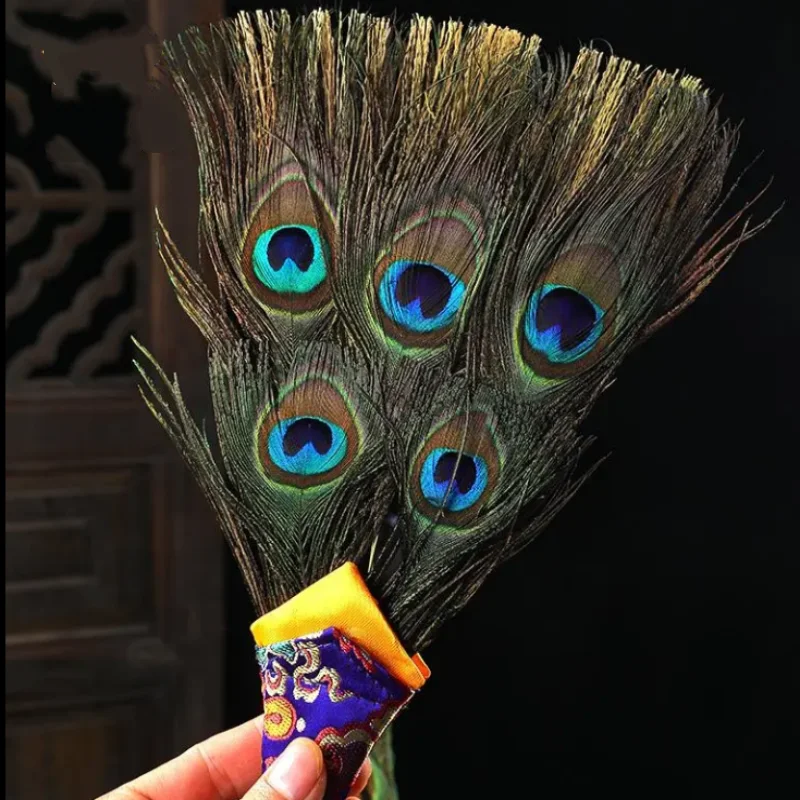 

Nepalese Tibetan Wamba Pot Decoration Buddhism Peacock Exquisite Feather Satin Bottle Hand Fan Ornament Buddhist Religious Item