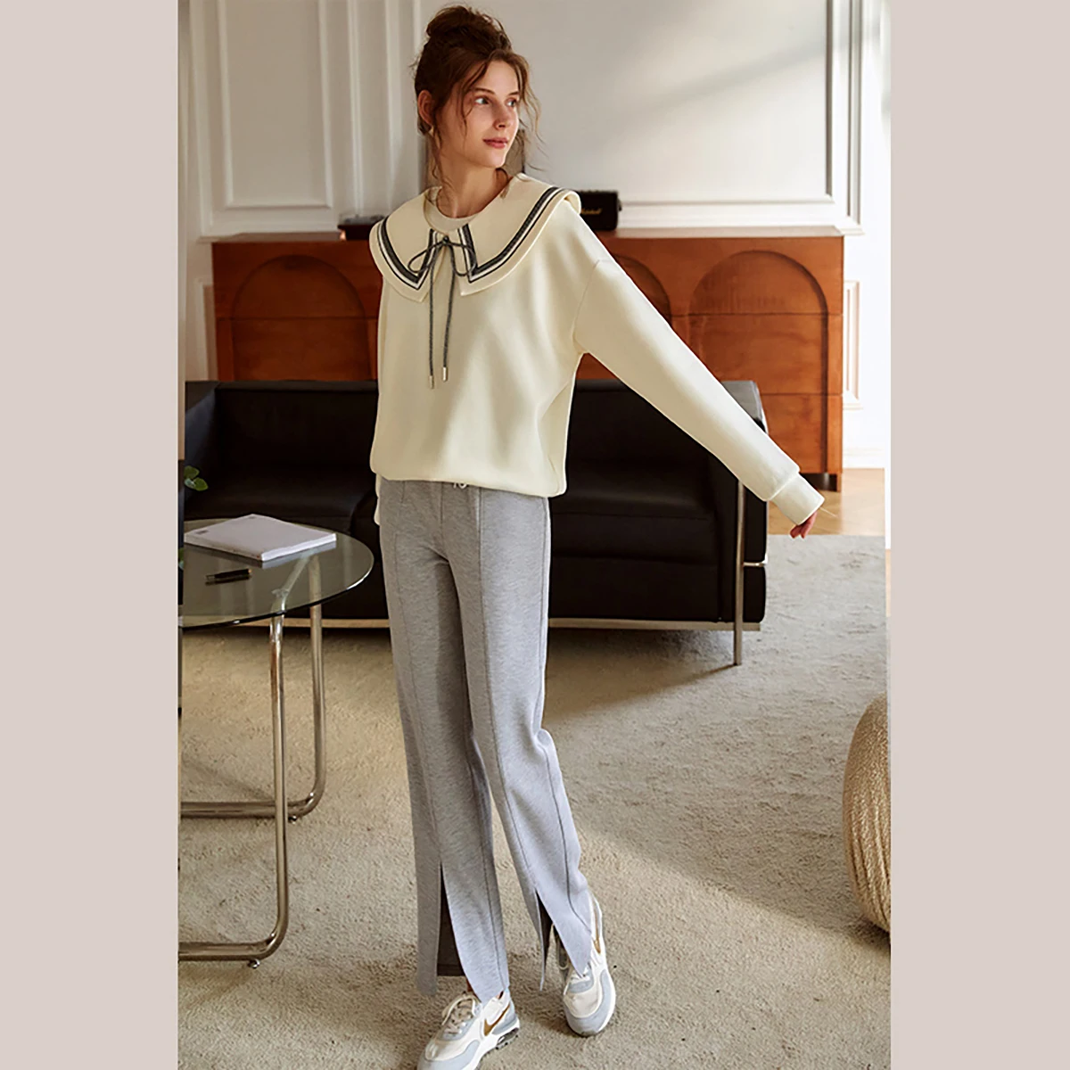 OLrain Solid Color Sweater Women's Spring 2025 New White Crew Neck Design Sense Niche Ins Trendy Loose Top O21QR53220