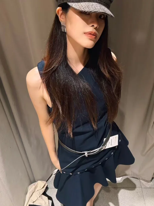 

Fall 2025 New Women's Faion Rivet Decorated Asymmetric round Ne Svel Dr Sexy Girl Sle Polyester Fiber Slim Fit