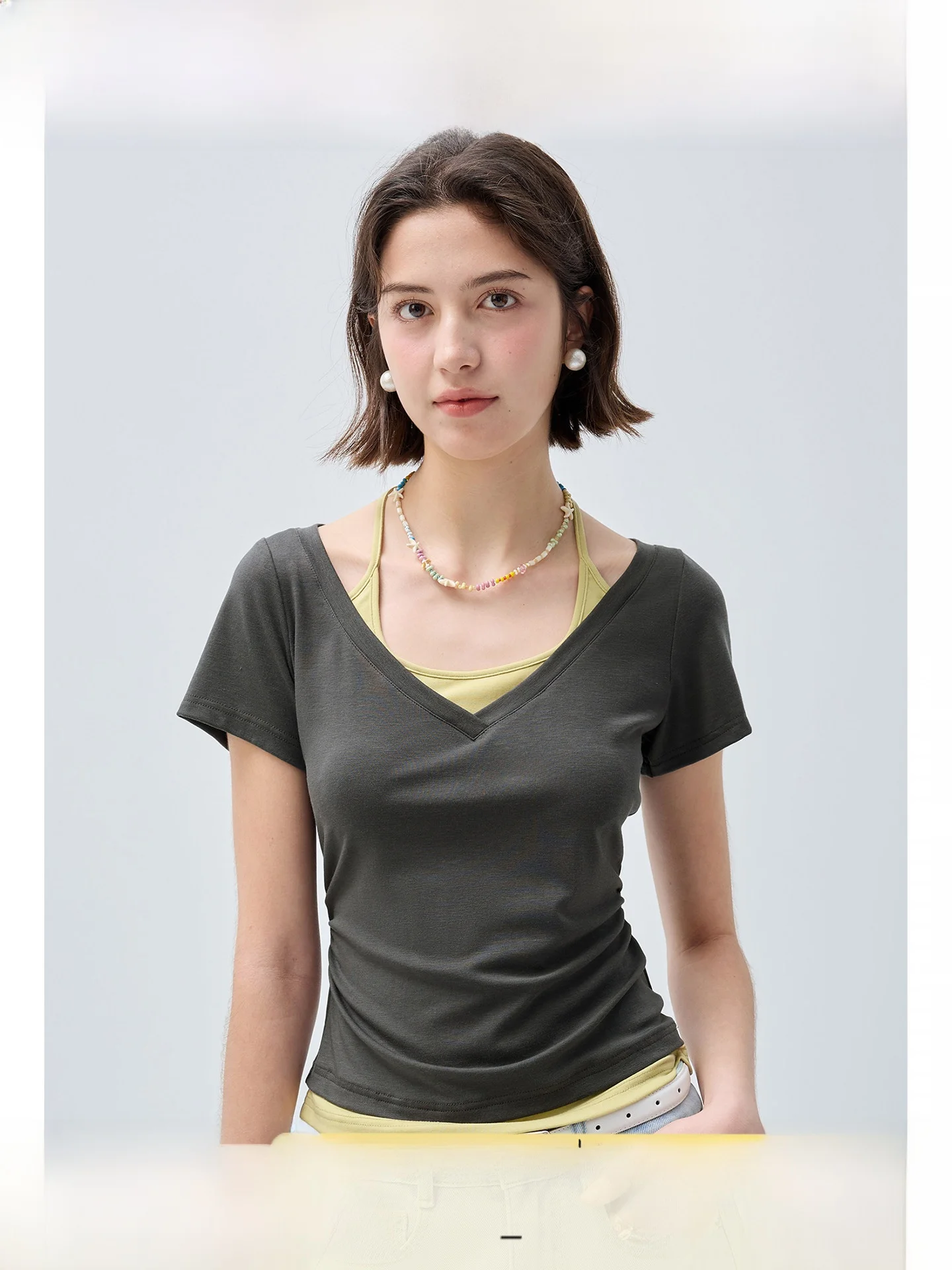 

Gray Yellow Color Block V-Neck Side Pleated Waist T-Shirt Women's Summer Fashion Korean Style Standard Fit Short Sleeve Top