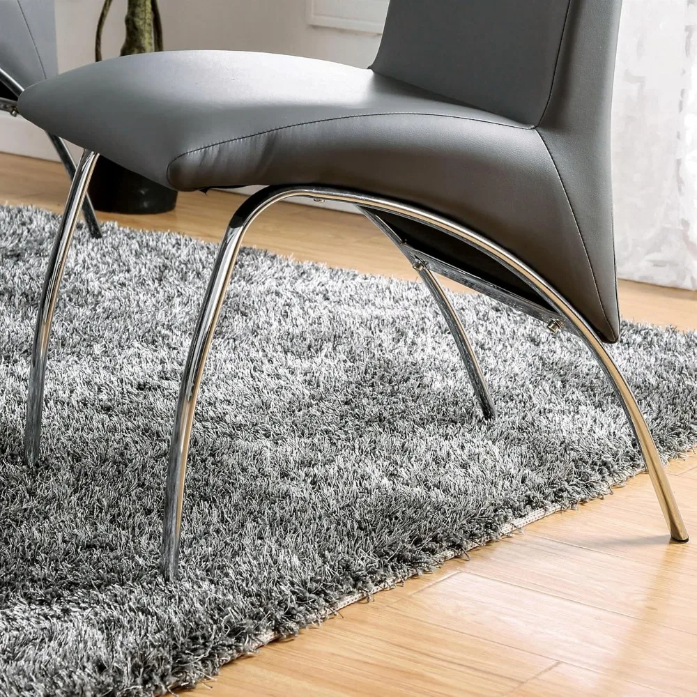 طقم كراسي طعام من الجلد الصناعي باللون الرمادي مكون من قطعتين، حديث ومريح، مثالي لغرف الطعام المعاصرة