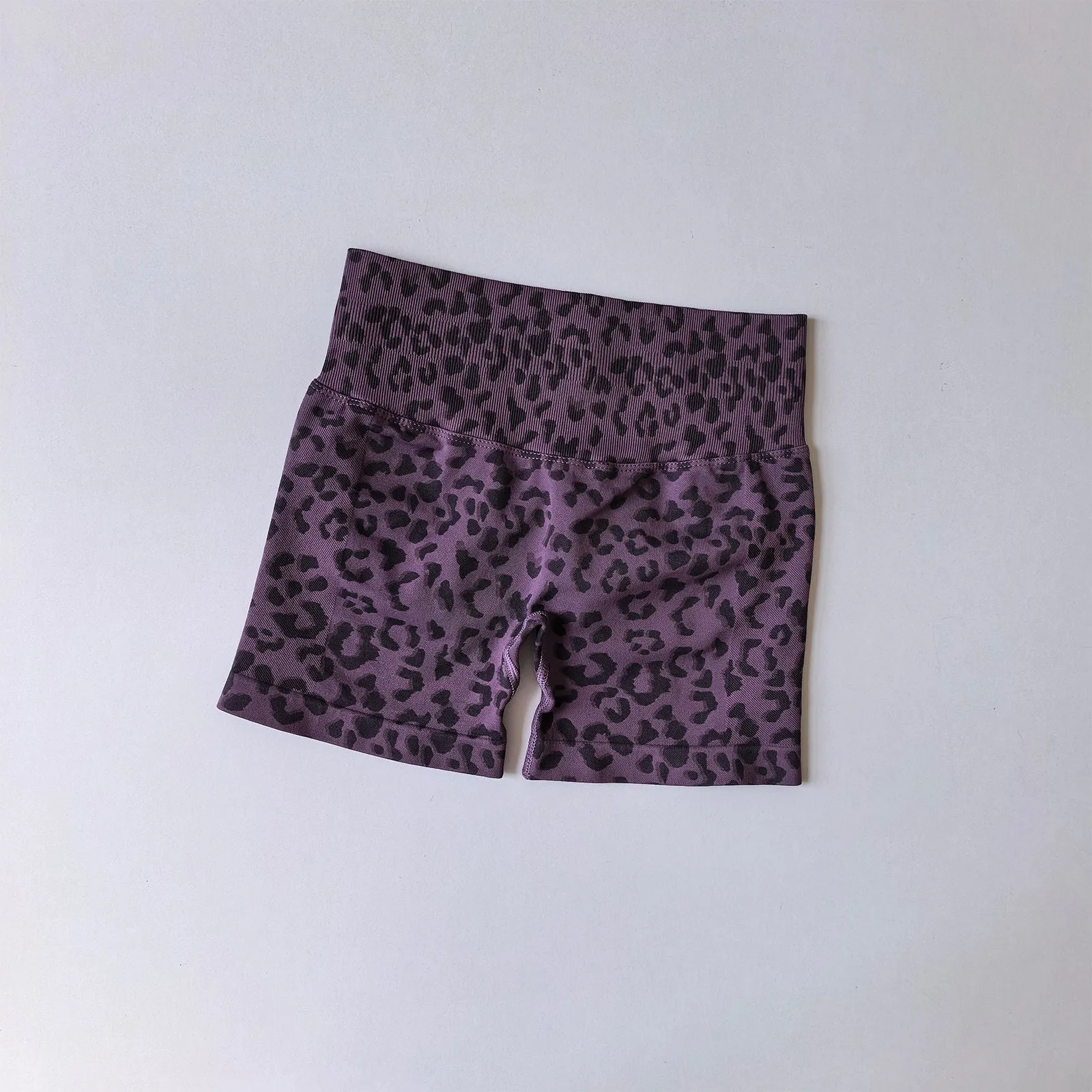 Sexy Leopardenmuster High-Waist Yoga-Shorts für Damen, Sommer, Hüftlift, nahtlos, pfirsichfarben, dreiviertellang, eng anliegende Fitness-Sport-Hose – Detail 3