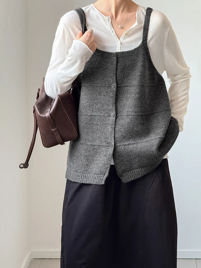 European goods unique and chic vest women's A-word knitted suspender vest cardigan overlapping knitted vest