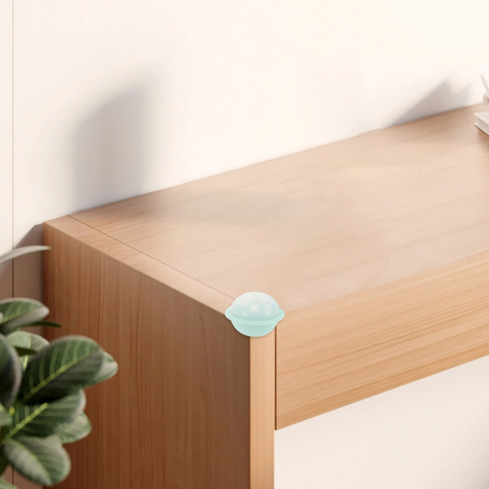 

2pcs Protector Baby Proofing Adhesive Table Furniture Guards Edge Safety Bumpers Clear Box Protectors Desk Furniture Corner