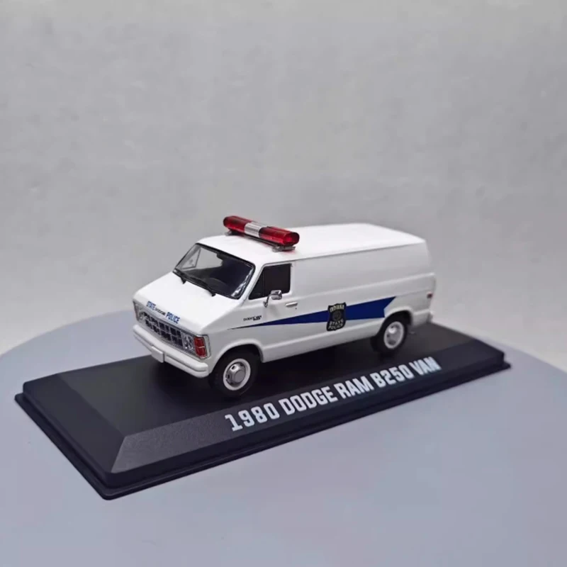 

GreenLight 1:43 1980 Ram B250 van police Alloy Car Model Classics Adult Souvenir Gift Static Display