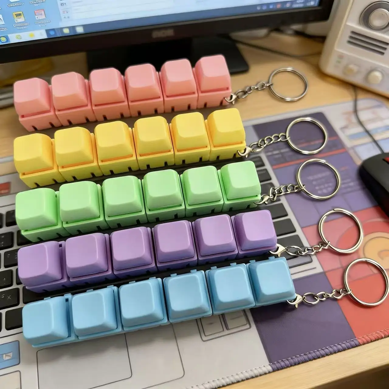 Keycap macaron colors, stress-relieving keys, customizable and assembleable for creative press-and-release fun. Adult stress rel