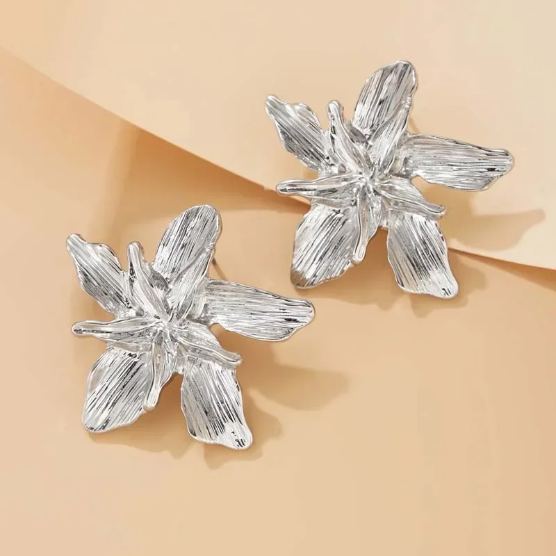 خمر معدن الذهب اللون زهرة الأقراط الكبيرة للنساء موضة هندسية الأزهار انخفاض القرط بيان مجوهرات هدايا الحفلات