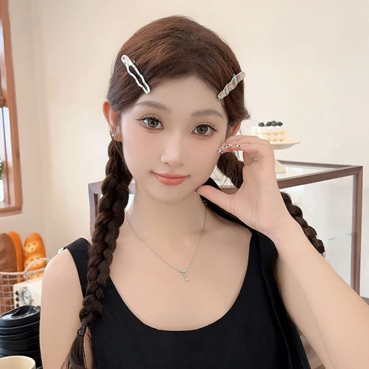 

Ultra-Shimmering Rhinestone Star Hair Clip Trendy Fashion Hair Accessory for Women Luxury-Inspired Premium Metal Hairpin