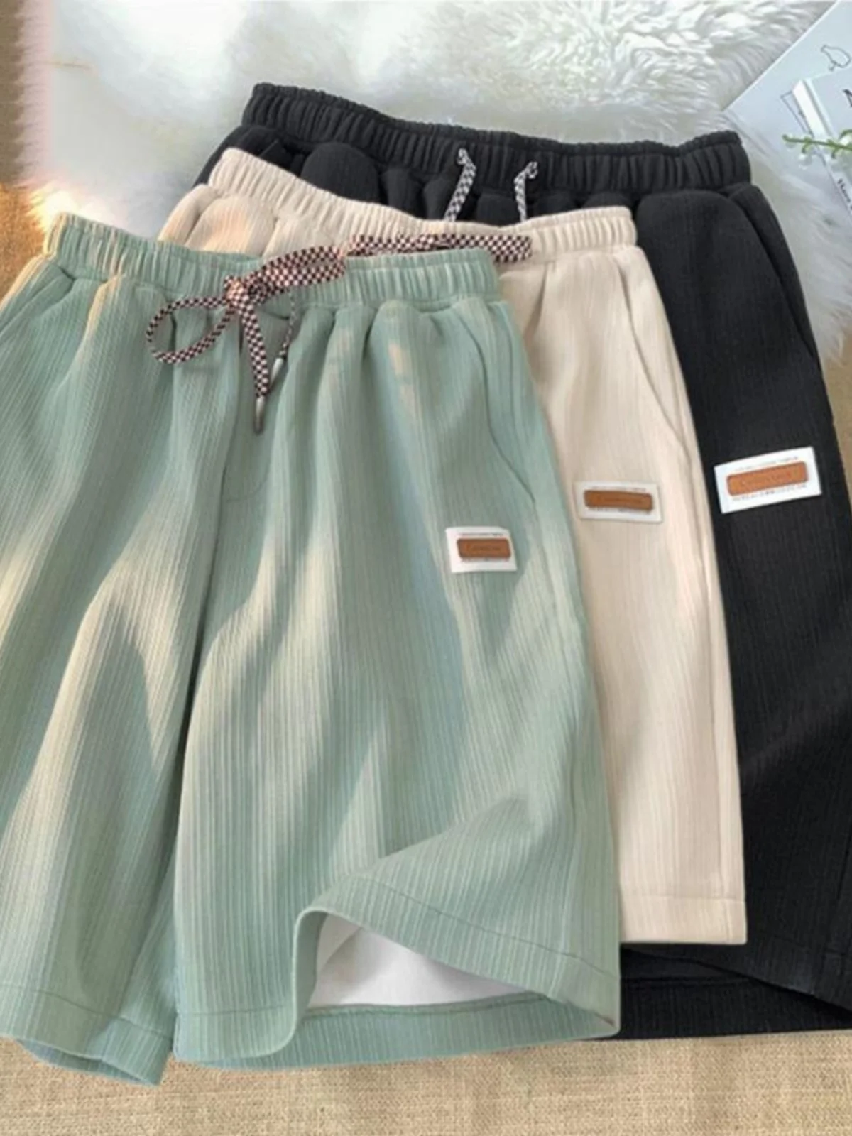 

Летние тонкие шорты из ледяного шелка, повседневные свободные мужские бриджи, быстросохнущие, дышащие, спортивные, в гонконгском стиле, для активного отдыха, молодежные