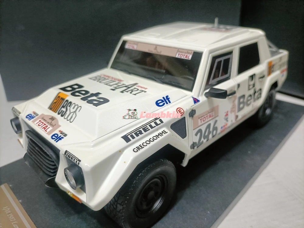 Decoration 1:18 For Lamborghini LM002 Dakar Rally 1987 Off-Road Pickup Rally Car Model Gifts Birthday Collections Ornaments