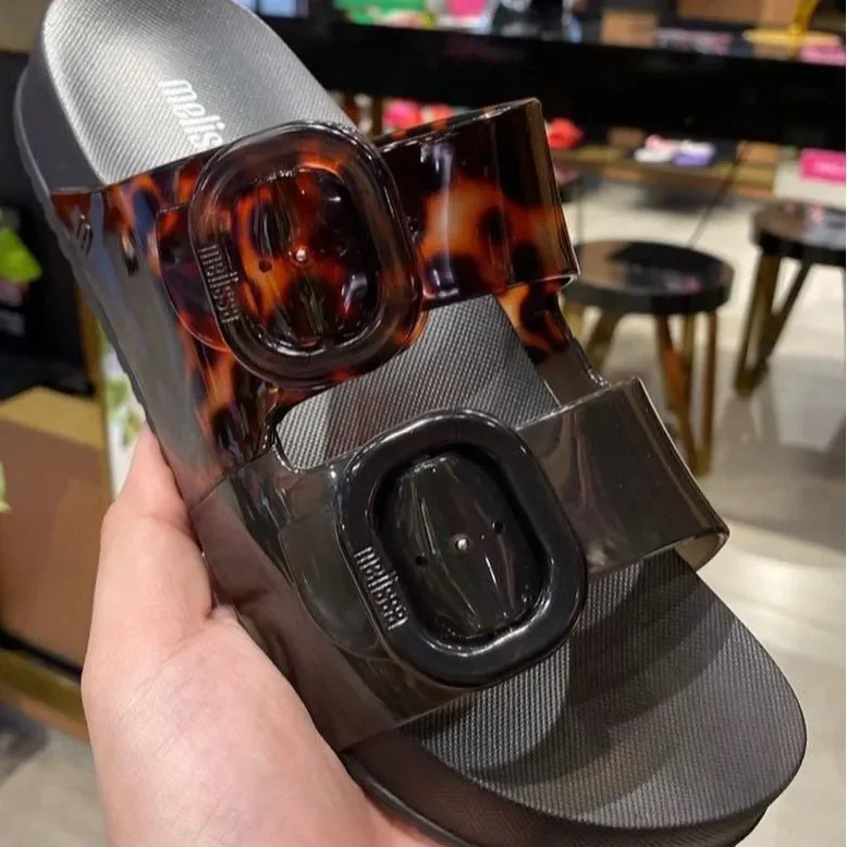 جديد 2025 صنادل نسائية من ميليسا رومانية مجوفة سميكة القاع وجه واسع شباشب صيفية رائعة مفتوحة من الأمام أحذية جيلي أحذية نسائية