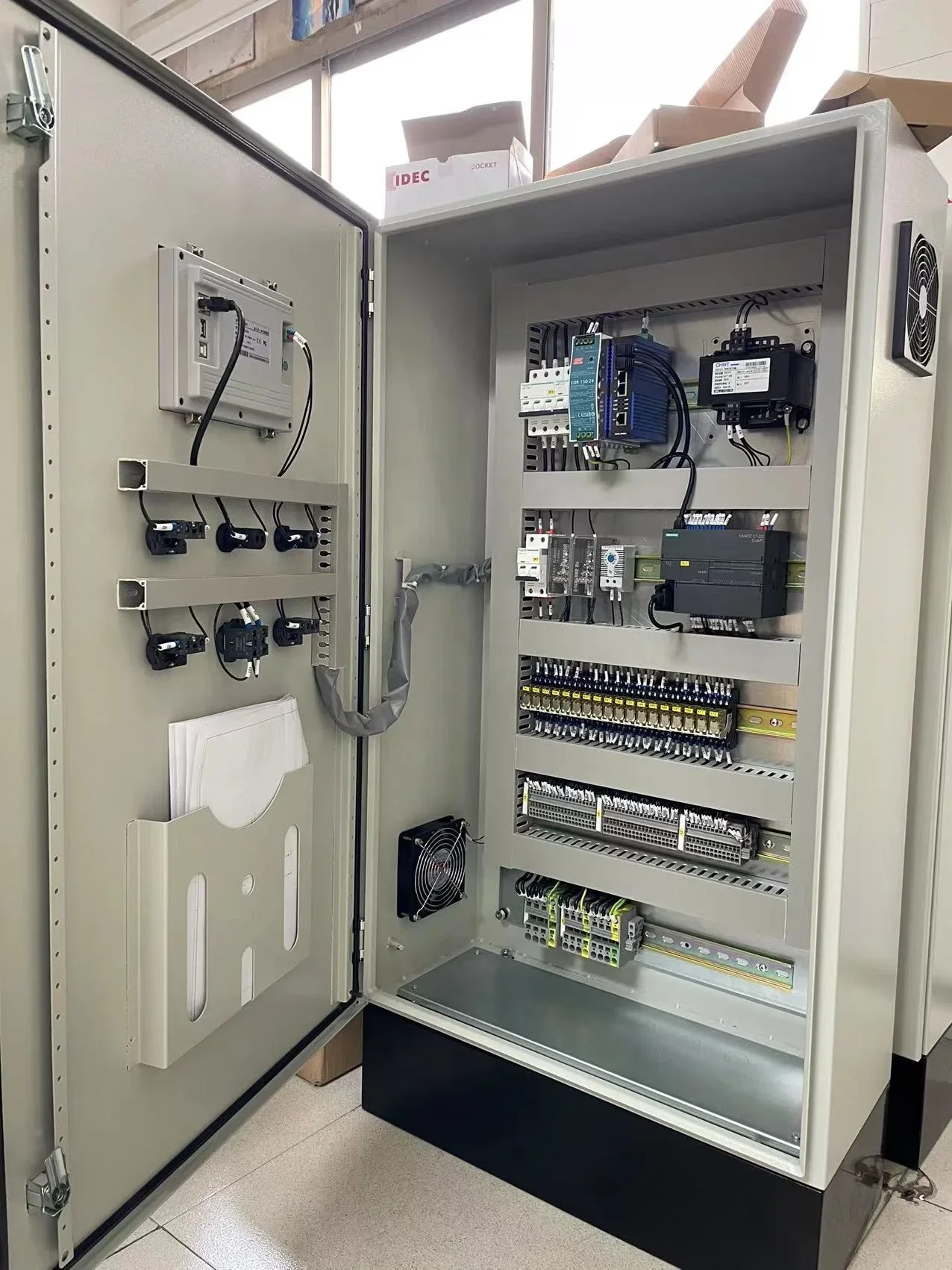 Industrial Controls Plc Programming Controller All-in -one Plc Hmi For Plastic Machine Pump Cabinet