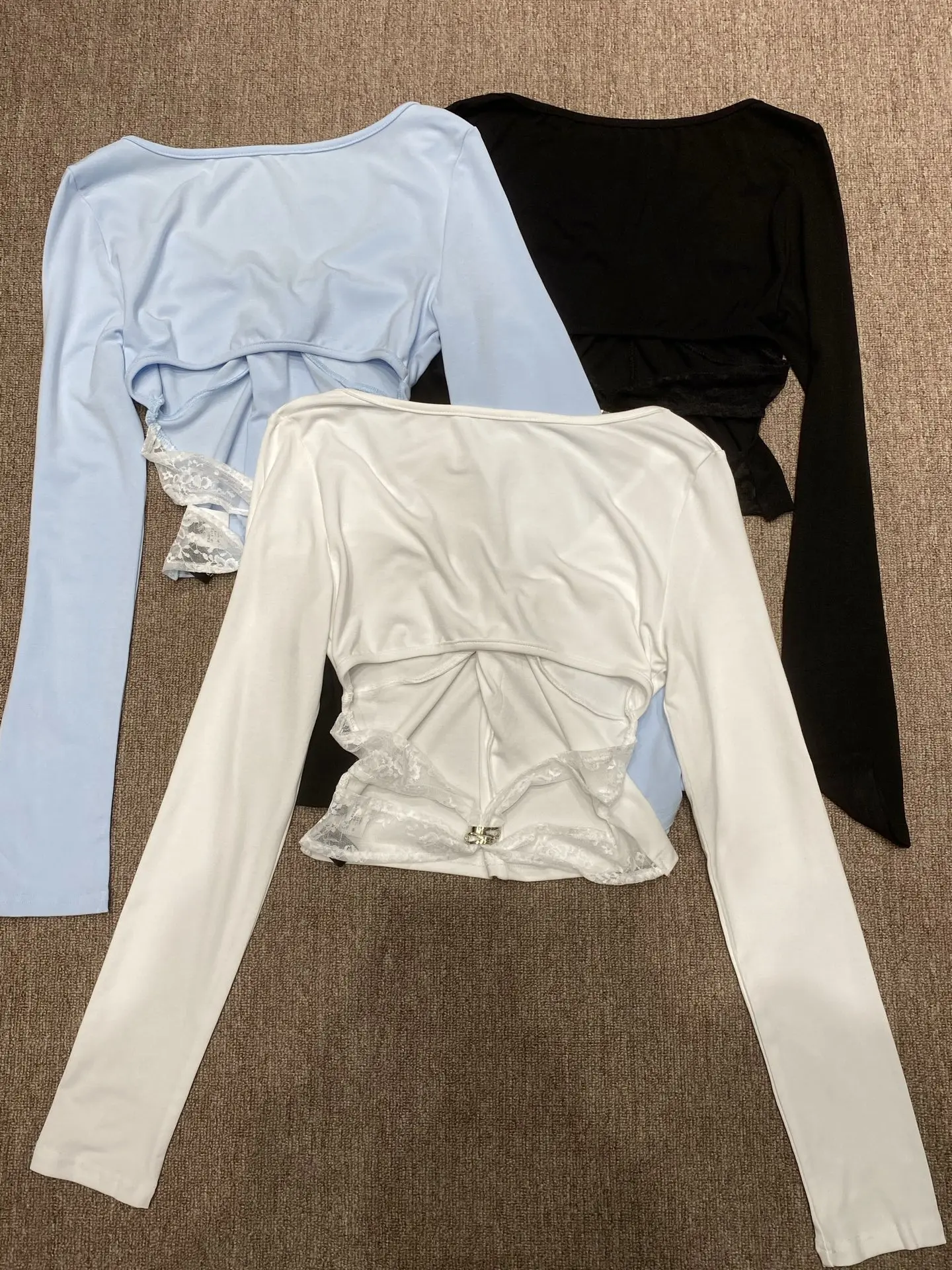 

Женская хлопковая футболка с V-образным вырезом, длинными рукавами, кружевными вставками и декоративными узлами, в стиле сексуальной девушки, для повседневной носки