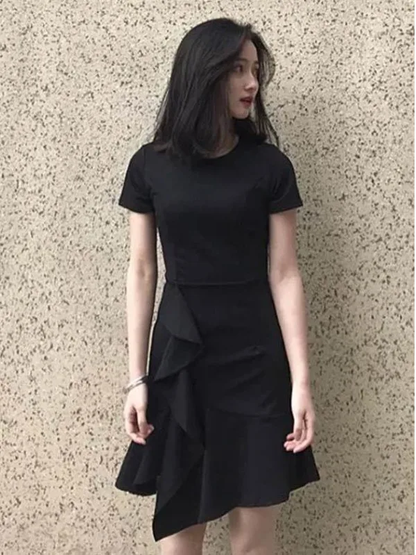 2024 Summer Large Size New Age Reducing Little Black Dress Korean Edition Slim Waist and Fashionable Short sleeved Dress EILO