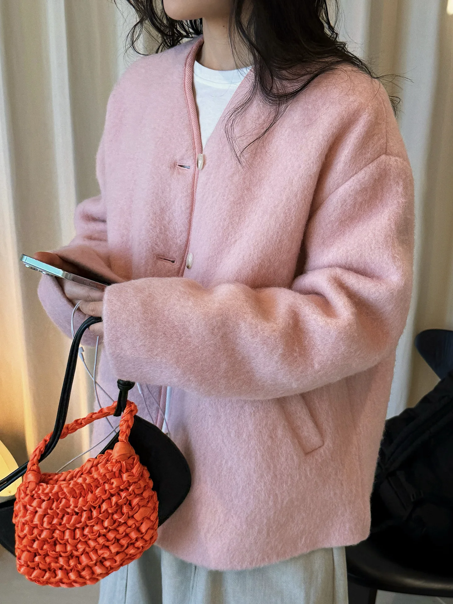 Winterjacke im neuen koreanischen Stil, modisch, lässig, V-Ausschnitt, lockere Silhouette, einseitig aus Wolle und Baumwolle, für Damen, geeignet für Pendler.