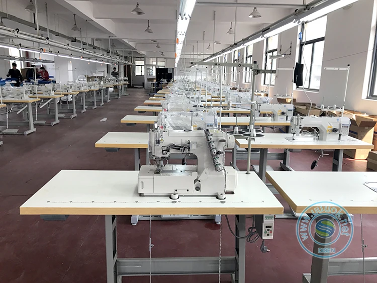 JK700D Overlocker automatico ad alta velocità per cucire tessuto jack per uso domestico resistente 4 fili macchina da cucire overlock industriale in vendita