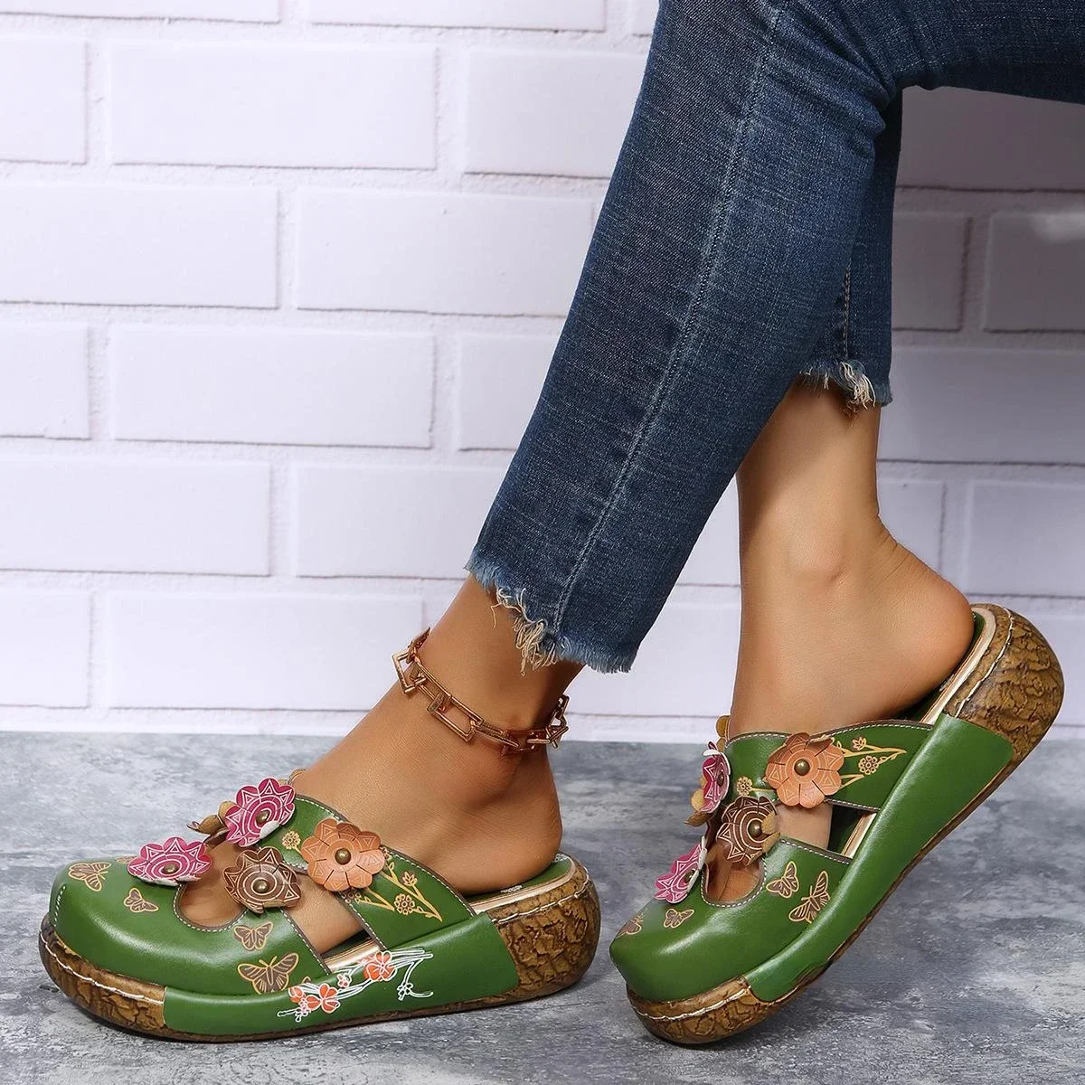 Summer Retro Plum Blossom Baotou Slippers Women\'s New Fashion Totem Thick Sole Anti Slip Sandals Outdoor Beach Flat Casual Shoes