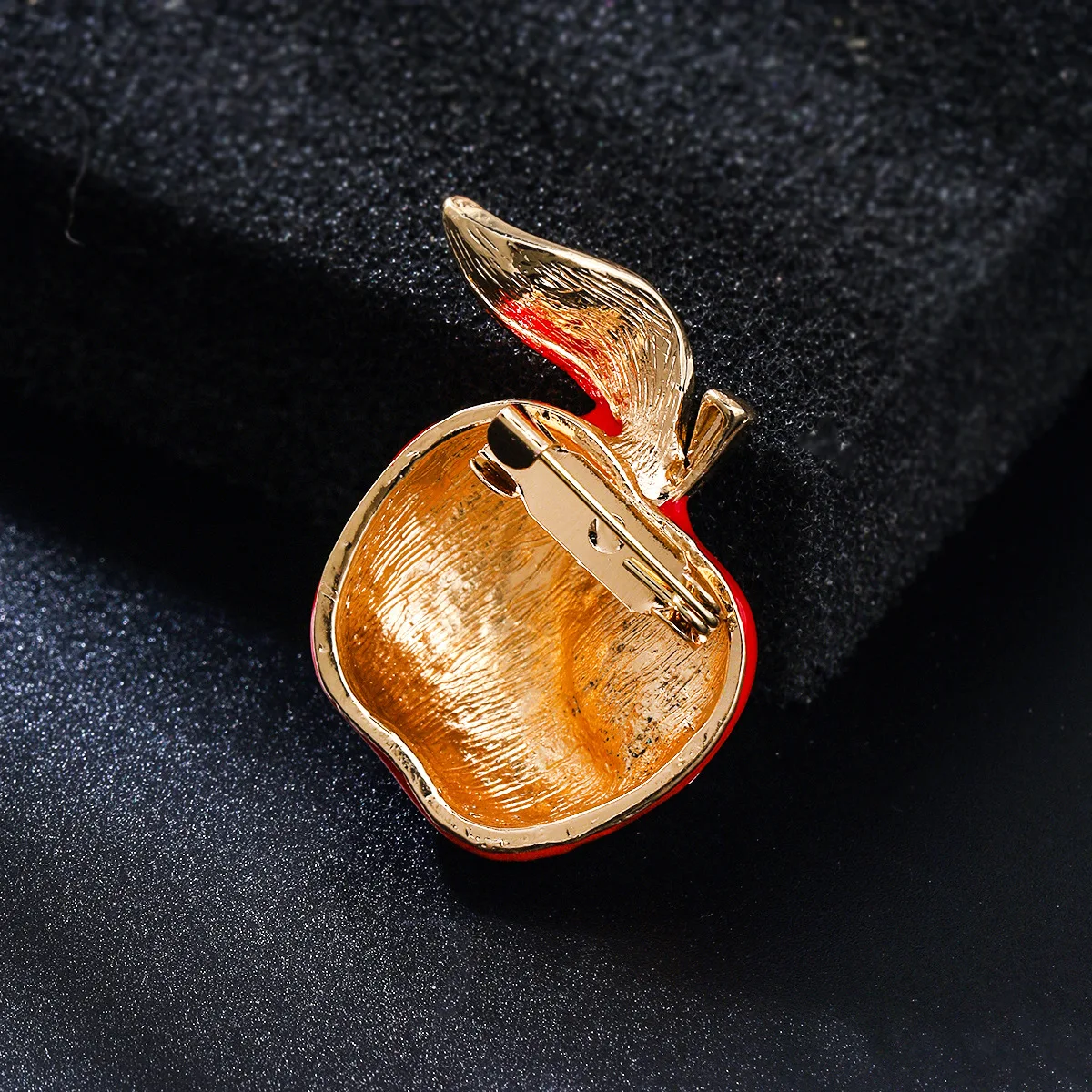 เข็มกลัดผลไม้ลายการ์ตูนรูปแอปเปิ้ลน่ารัก ดีไซน์ใหม่ สวยหรู พร้อมอุปกรณ์ตกแต่งเสื้อผ้า