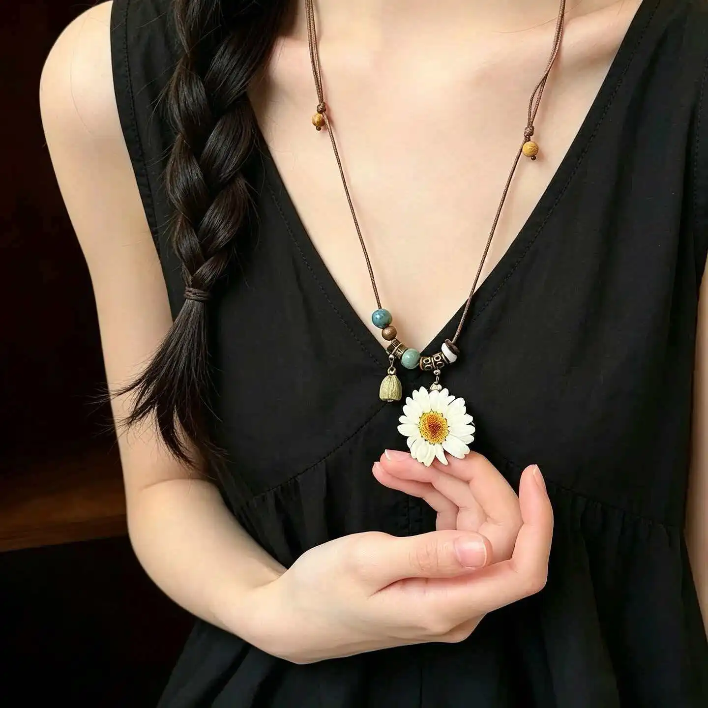 2026 Resin Casting Process Sweet Romance White Daisy Flower Beads Pendant Necklace Women Trendy Retro Neck Chain Jewelry Gifts