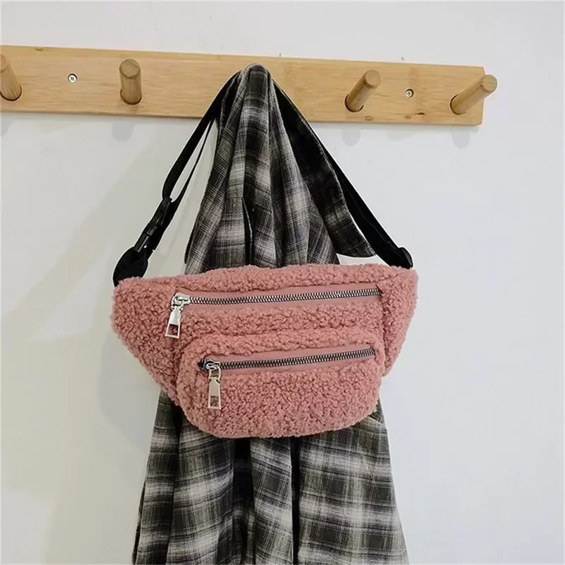 Peluş kadın bel çantası düz renk kemer çanta omuz Crossbody göğüs çanta marka tasarımcı kadın Fanny paketi muz kalça çanta