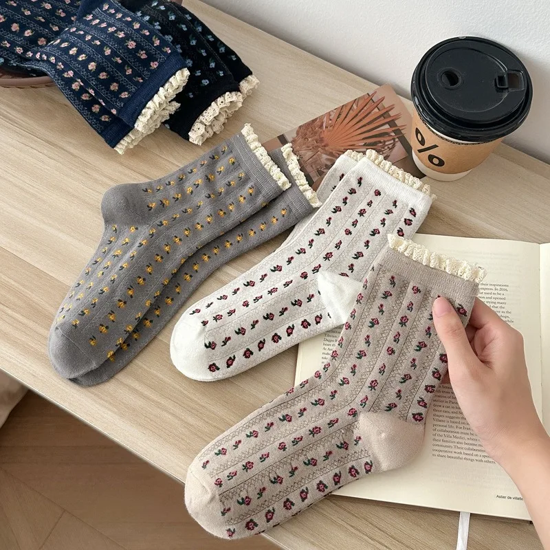 5 Paar Herbst-Winter-Socken im koreanischen Stil mit Spitze, Vintage-Blumenmuster, mittelhohe Socken mit Rüschen, Griffsocken, Baumwoll-Coquette-Socken, hohe Qualität
