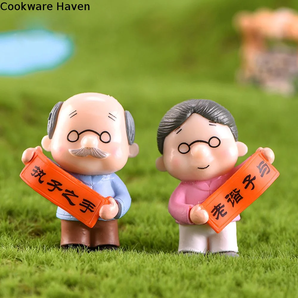 Cartoon Micro Landscape Sweety Lovers Couple Dollhouse Grandma Christmas Decoration Miniatures Fairy Garden Figurines Ornaments
