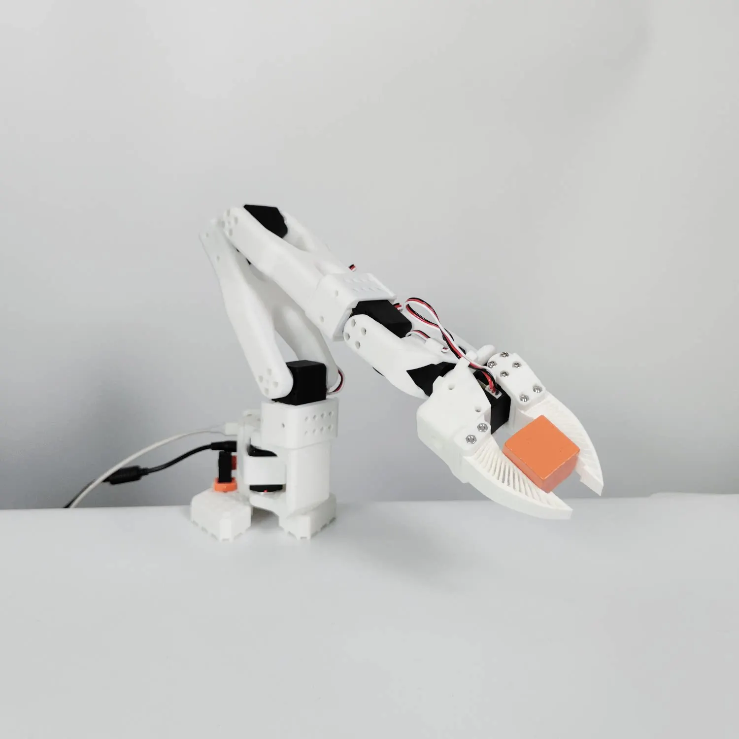 Adaptive Flexible Gripper for SO-ARM101 Arm, Accessories XLeRobot