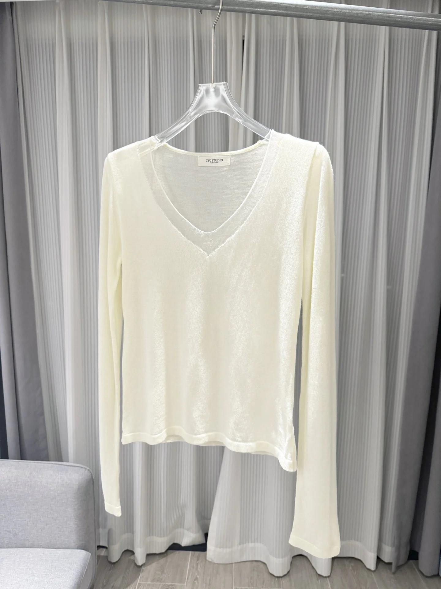 

Women's Long Sve Knitted V-Ne Slim Fit Base irt Versatile Simple Elegance Boting Top White Color Blo Yarn Knitwear