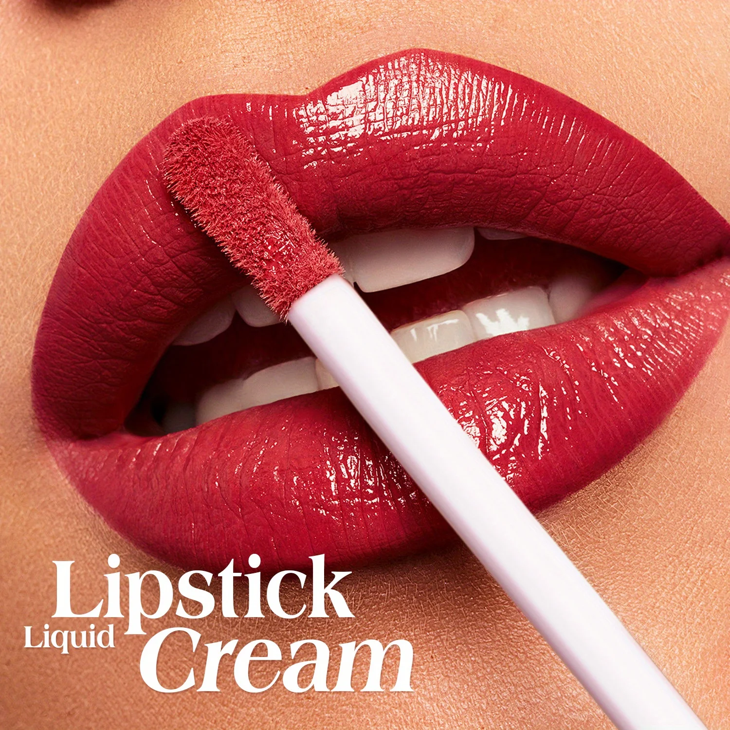 マットなリキッドリップスティックは色褪せせず、カップに付かないリップグレーズです。