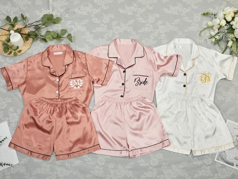 Personalized Pajamas Set Monogram Bridesmaid Bridal Party Pajama Bachelorette Party Wedding Gift Customized Name Dressing Set