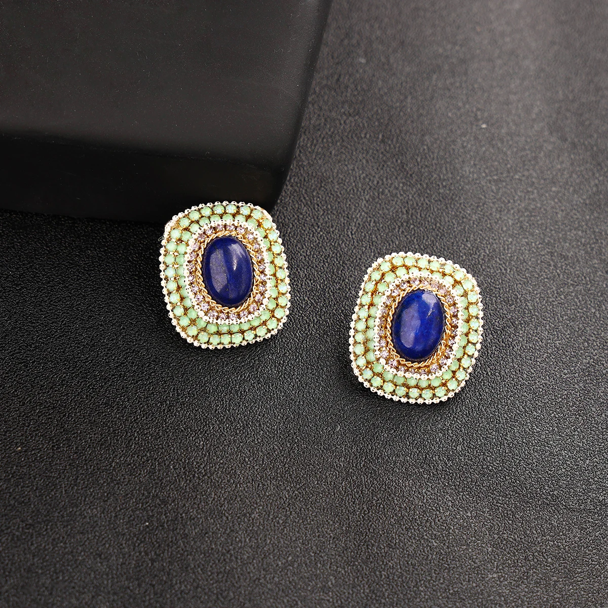 

1 Pair of French Retro Accessible Luxury Natural Stone, Zircon Decorated Women's Earrings Suitable for Daily Wear and Parties