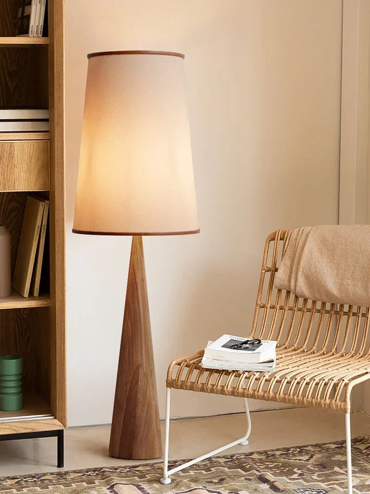 Floor-standing lamp, solid wood living room, wasaki style, middle-aged bedroom bedside lamp decoration, retro Japanese log table