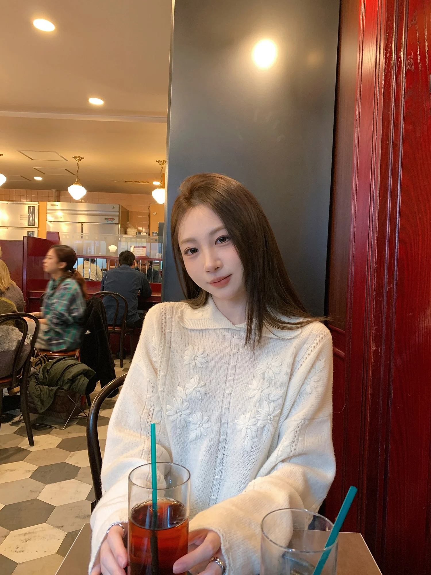 

Sweet White Woolen Knitwear 00 Wool Long Sve Loose Fit Collared Sweater for Women Casual Comfortable Autumn Winter Top