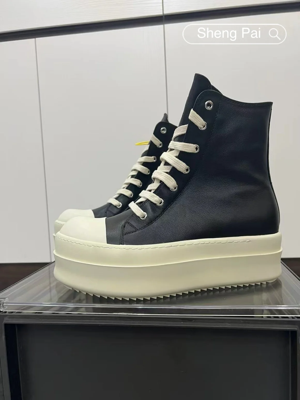 

Men's & Women's Casual Leather Shoes with Side Zipper Thickened Sole Breathable & Durable Trendy Design for Streetwear Sneakers