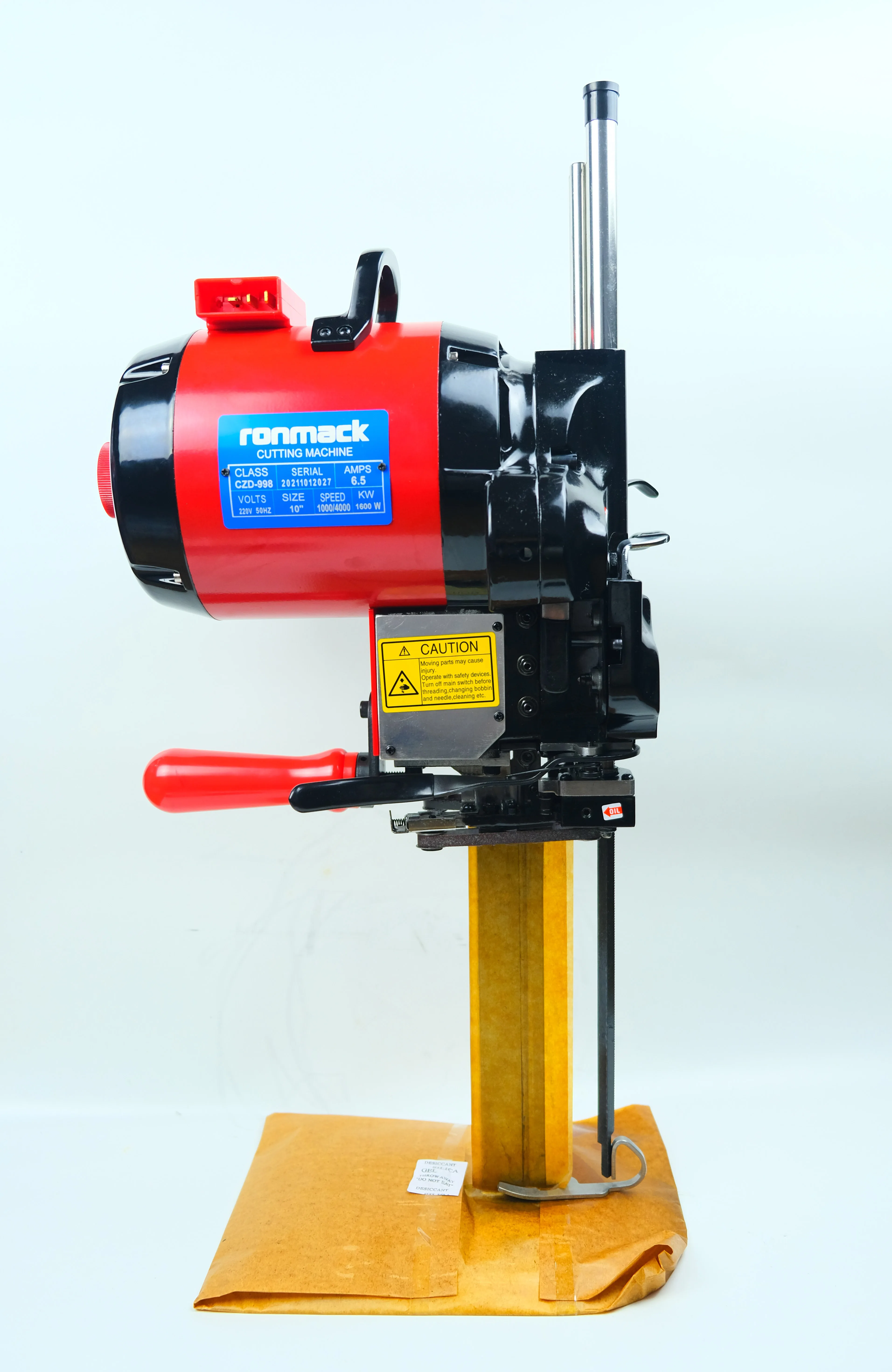 

RONMACK auto shappening servo motor straight knife cutting machine 6'' 8'' 10'' 13'' 1600W fabric cutting machine